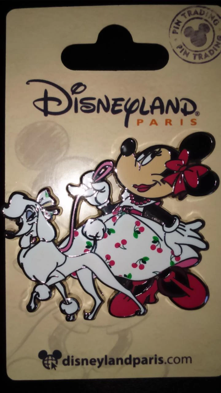 Pins disney disneyland paris Minnie promenant son chien